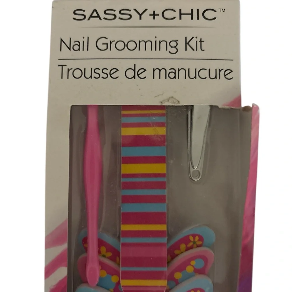 Sassy+Chic Cosmetic Bag Set of 2 Bags (Large & Small) and Nail Grooming Kit